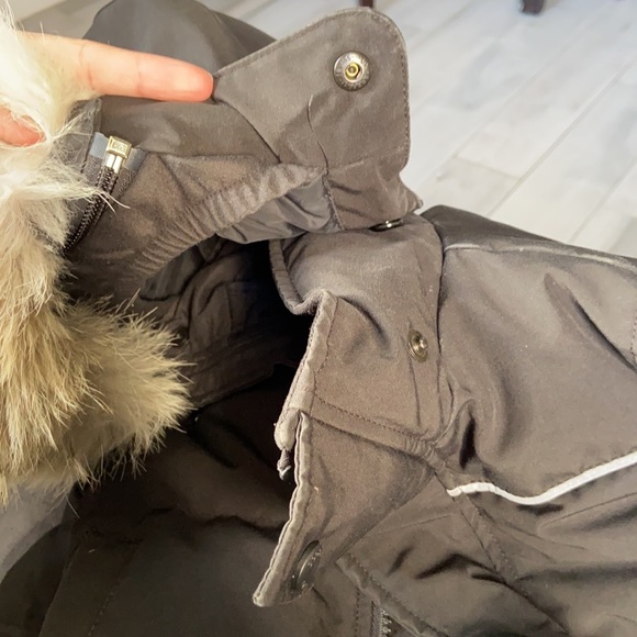 CANADA GOOSE WITH REAL FOX FUR - Picture 10 of 10